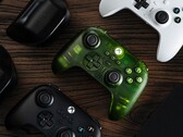 Трехрежимный контроллер 8BitDo Ultimate для Xbox (на фото) подключается к консолям Xbox через USB-кабель. (Источник изображения: 8BitDo)