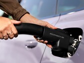 Адаптер Porsche для зарядных устройств Tesla Superchargers (Источник изображения: Porsche)