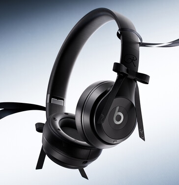 Наушники Beats x Jennie поставляются со съемными бантами и украшенными амбушюрами.