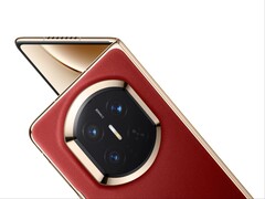 Huawei Mate X7 в цвете Nebula Red.