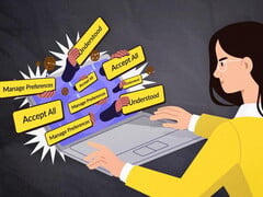 Женщина, сидящая перед ноутбуком, на экране которого появляется множество рекламных баннеров