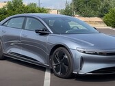 Lucid Air Grand Touring может похвастаться впечатляющим запасом хода в 480 миль. (Источник изображения: TFLEV с YouTube)
