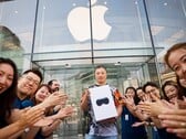 Vision Pro стартует не очень удачно, но Apple работает с умными очками. (Источник изображения: Apple)
