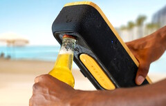 Портативную колонку House of Marley Get Together Go можно использовать как открывалку для бутылок.