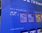 Четкие знаки на стенде SD Association: Карты SanDisk SDUC скоро появятся в продаже.
