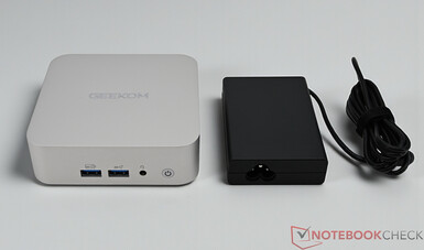 Geekom A8 с блоком питания (19 В; 6,32 A)