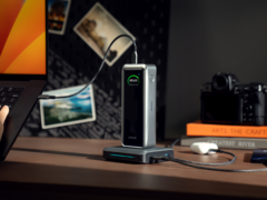 Новый пауэрбанк Anker Prime (на фото) оснащен интеллектуальным дисплеем, на котором отображаются данные о зарядке и состоянии устройства. (Источник изображения: Anker)