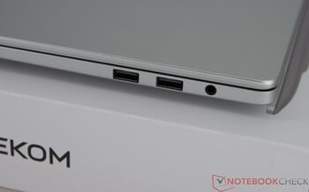 Geekom GeekBook M16 — Разъёмы с правой стороны