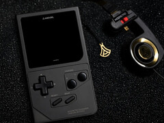 Новейший Chromatic от ModRetro сделан из того же металла, который используется в ударных дронах. (Источник изображения: ModRetro)