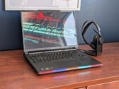 OLED-дисплей Raider 16 Max HX может быть визуально потрясающим, но ему не хватает некоторых обычных функций
