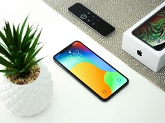 Компания BOE является одним из ключевых поставщиков дисплеев для iPhone. (Источник изображения: Unsplash, отредактировано)