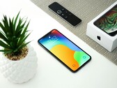 Компания BOE является одним из ключевых поставщиков дисплеев для iPhone. (Источник изображения: Unsplash, отредактировано)