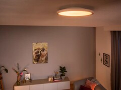 Новые потолочные светильники Philips Hue Aurelle (на фото) будут стоить дешевле, чем оригинальные версии. (Источник изображения: Philips Hue)