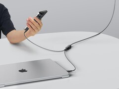 Длину кабеля Anker 2-в-1 USB-C - USB-C можно регулировать. (Источник изображения: Anker)