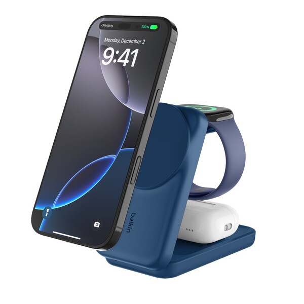Складное магнитное зарядное устройство Belkin UltraCharge 3-в-1 в синем цвете. (Источник изображения: Belkin)