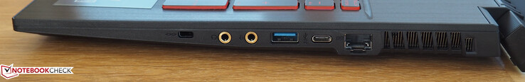 Правая сторона: слот замка Kensington, наушники, микрофон, USB-A 3.0, USB-C 3.0, Ethernet