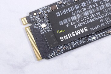 В поддельном Samsung используется контроллер Maxio, а не Samsung.