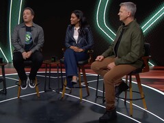 Фил Спенсер (слева), Сара Бонд (в середине) и Мэтт Бути (справа) в подкасте Xbox. (Источник изображения: Xbox на YouTube)