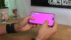 Проблема с фиолетовым экраном на Pixel 11 Pro
