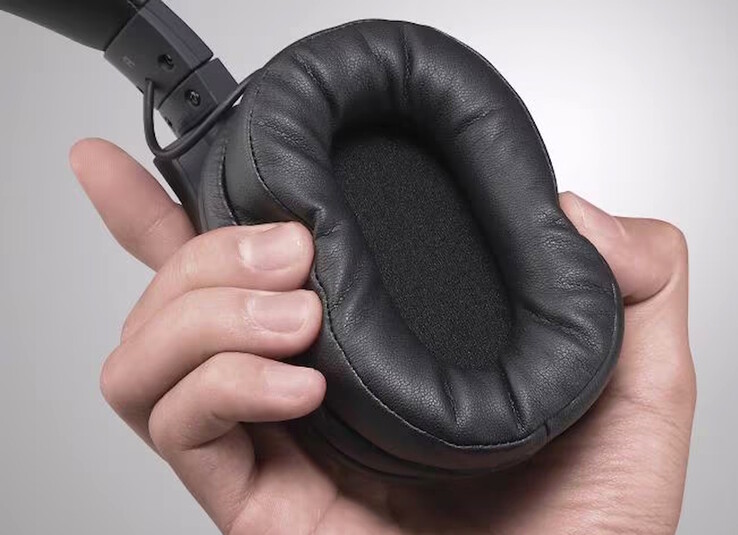 В наушниках Yamaha YH-L500A используются мягкие амбушюры для комфортного ношения. (Источник изображения: Yamaha)