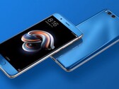Xiaomi Mi Note 3 появился в эпоху смартфонов без вырезов на экране. (Источник: PiunikaWeb)