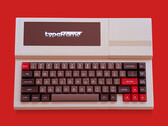 Typeframe PX-88 с дисплеем в закрытом состоянии. (Источник изображения: Typeframe)