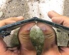 Samsung Galaxy Z Fold8 Ultra сразу после испытаний на прочность попадает на разборку с дорогостоящим повреждением дисплея.