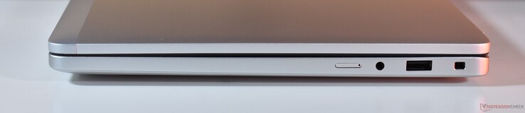 справа: nanoSIM, 3,5 мм аудио, USB-A 3.2 Gen 1, слот для благородного замка