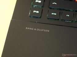 Интригующая надпись Bang & Olufsen