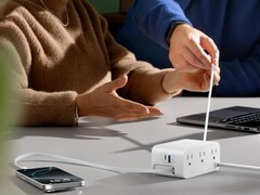 Зарядная станция Anker Nano (7-в-1, 100 Вт) теперь доступна в белом цвете (на фото). (Источник изображения: Anker)