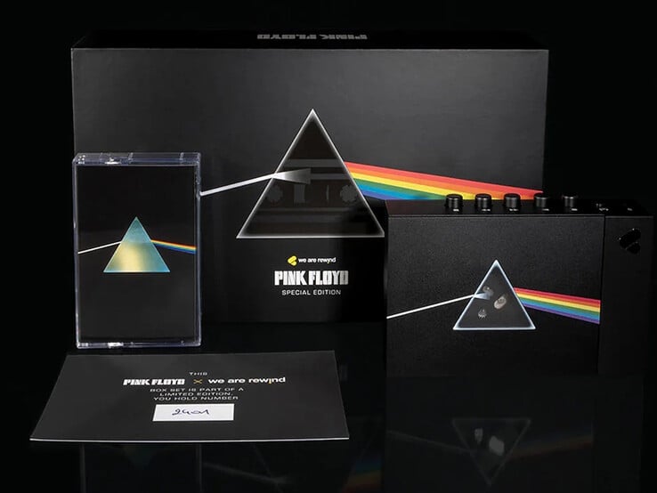 Содержимое коллекционного бокс-сета «We Are Rewind x Pink Floyd».