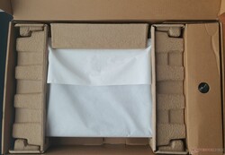 Коробка выполнена из переработанного картона
