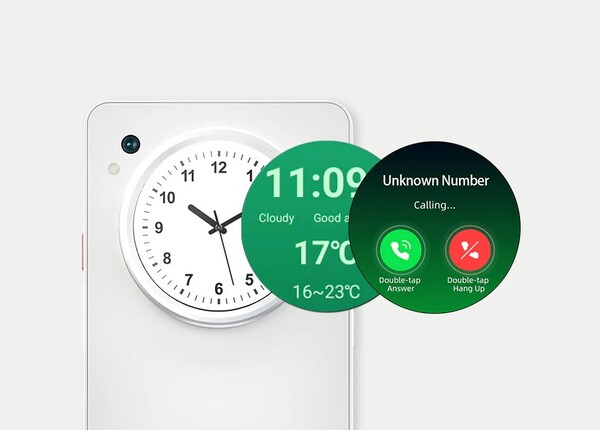 Цветной дисплей на задней панели можно использовать для просмотра уведомлений и в качестве видоискателя для камеры.