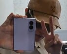 Участник группы BTS J-Hope уже был замечен перед камерой с Samsung Galaxy Z Fold8 в руках.