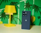 Стильный, не слишком тяжелый, с длительным сроком службы: Motorola Moto G86 Power дает своим пользователям настоящую независимость. (Источник изображения: Notebookcheck)