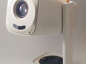 Портативный проектор Yaber T1 Pro поставляется с удобным ремешком для переноски. (Источник изображения: Notebookcheck)