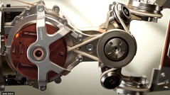 Технология Tendon Drive должна обеспечивать мягкий и безопасный контакт с людьми и предметами. (Источник изображения: 1X Technologies/Eli Russell Linnetz)