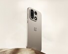 OnePlus 15 (на фото) не имеет логотипа Hasselblad, как его предшественник, OnePlus 13. (Источник изображения: OnePlus)