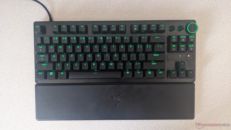 Razer Huntsman V3 Pro TKL 8KHz вид сверху с подставкой для запястий
