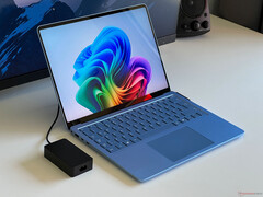 Microsof Surface Laptop 7 не слишком хорошо продается на Amazon (источник изображения: Notebookcheck)