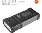 Acebeams X35 с боковым освещением и тремя мощными передними светодиодами.