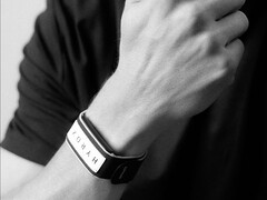 Ожидается, что ремешок Amazfit Helio (на фото) будет выпущен до середины июля. (Источник изображения: Amazfit)