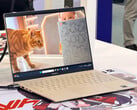 Вес Air 14 Ultra составляет около 2,11 фунта. На фотографии: демонстрационный образец, представленный на мероприятии.