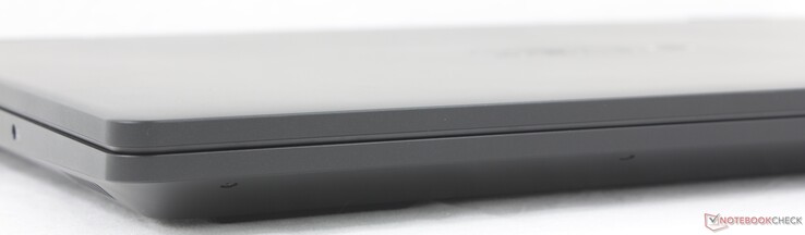 Спереди: Нет портов