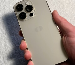 Устройство 'Vesica Piscis', похоже, является Apple'Project Bongo' iPhone, о котором давно ходят слухи. (Источник изображения: Apple Demo)