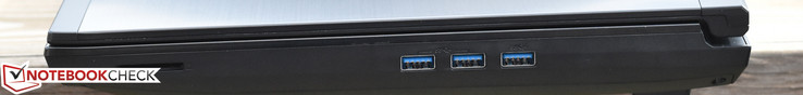 Правая сторона: кардридер, 3 порта USB 3.0