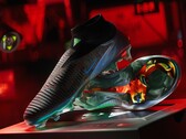 Nike Phantom 6 "EA Sports FC" - это первоклассные футбольные бутсы. Phantom 6 уже доступны в EA Sports FC 26 и розничных магазинах. (Изображение: Nike)