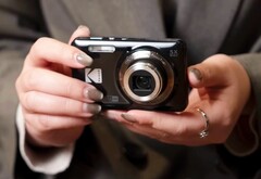 Фотоаппарат Kodak PixPro FZ55 стал самым продаваемым фотоаппаратом компании Map Camera в 2025 году. (Источник изображения: Map Camera)