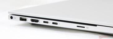Слева: Гнездо питания, USB A 3.0 (5 Гбит), HDMI 2.0a, 2x USB C (Thunderbolt 3, DisplayPort 1.4, 40 Гбит), картридер