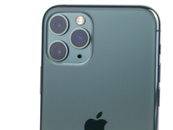 iPhone 11 Pro с тройной камерой